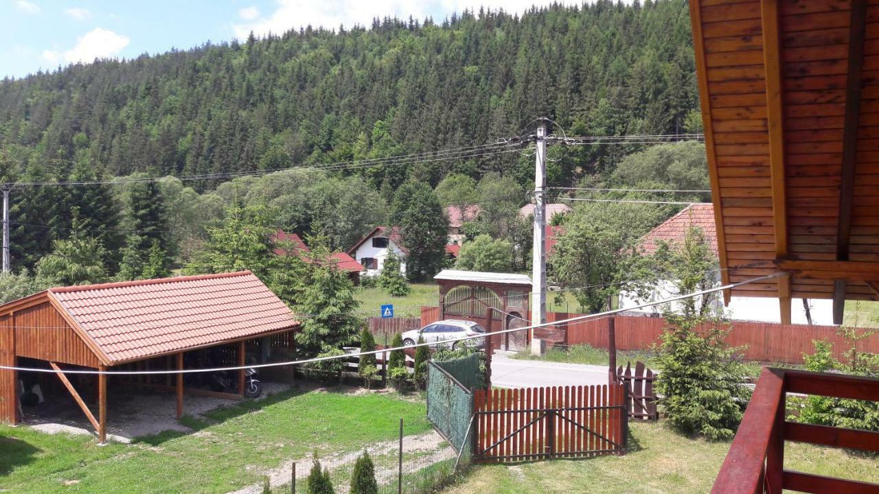 Hunor-Magor Vendeghaz Βίλα Izvoare  Εξωτερικό φωτογραφία